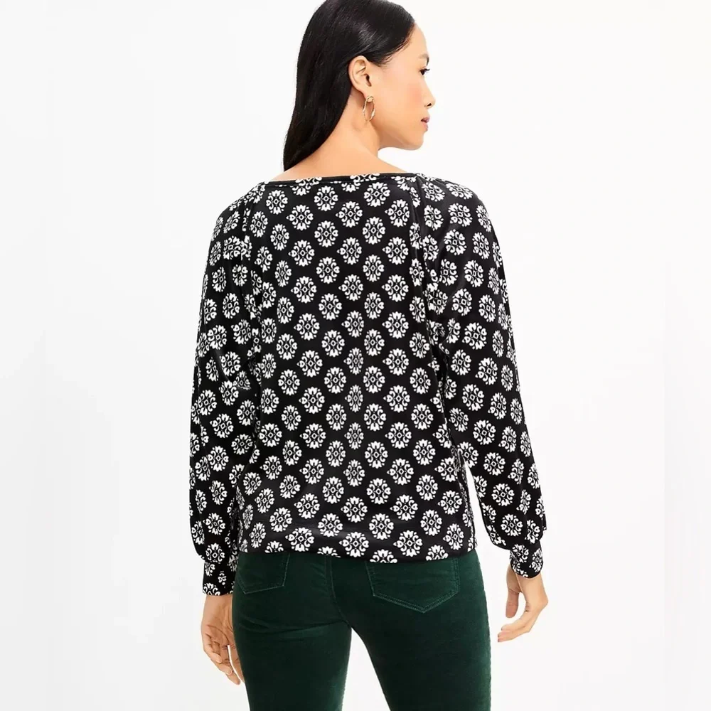 Loft Geo Velour Balloon Sleeves Black and White Top Size Large - Picture 14 of 14